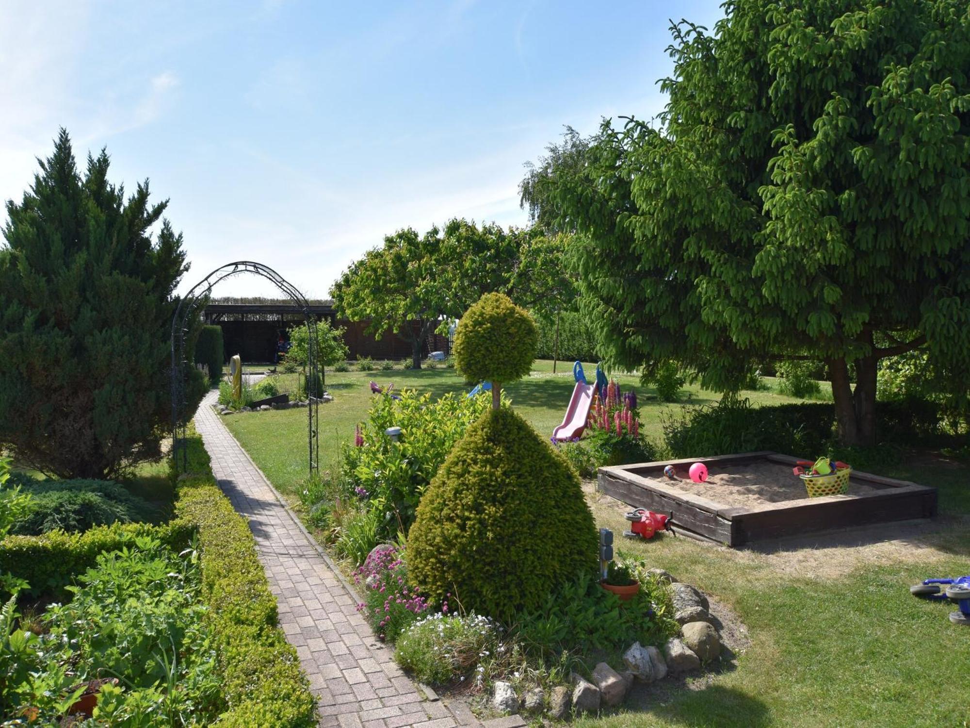 Beautiful Apartment In Robertsdorf With Garden Blowatz Exterior photo